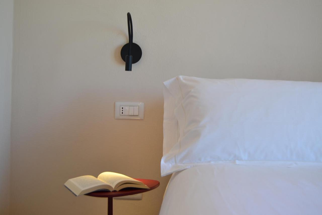 Le Cornici - Cascina Di Charme Hotel Diano dʼAlba Екстериор снимка