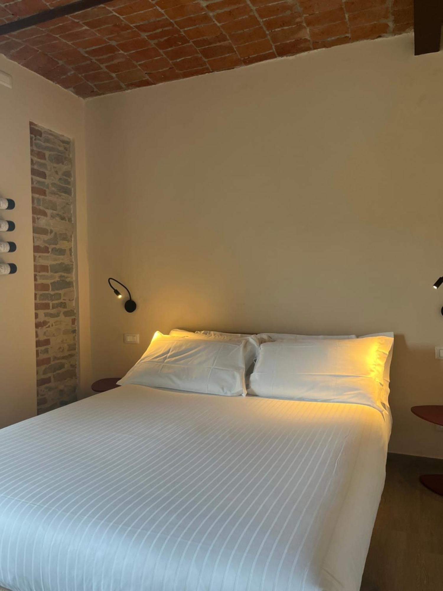 Le Cornici - Cascina Di Charme Hotel Diano dʼAlba Екстериор снимка